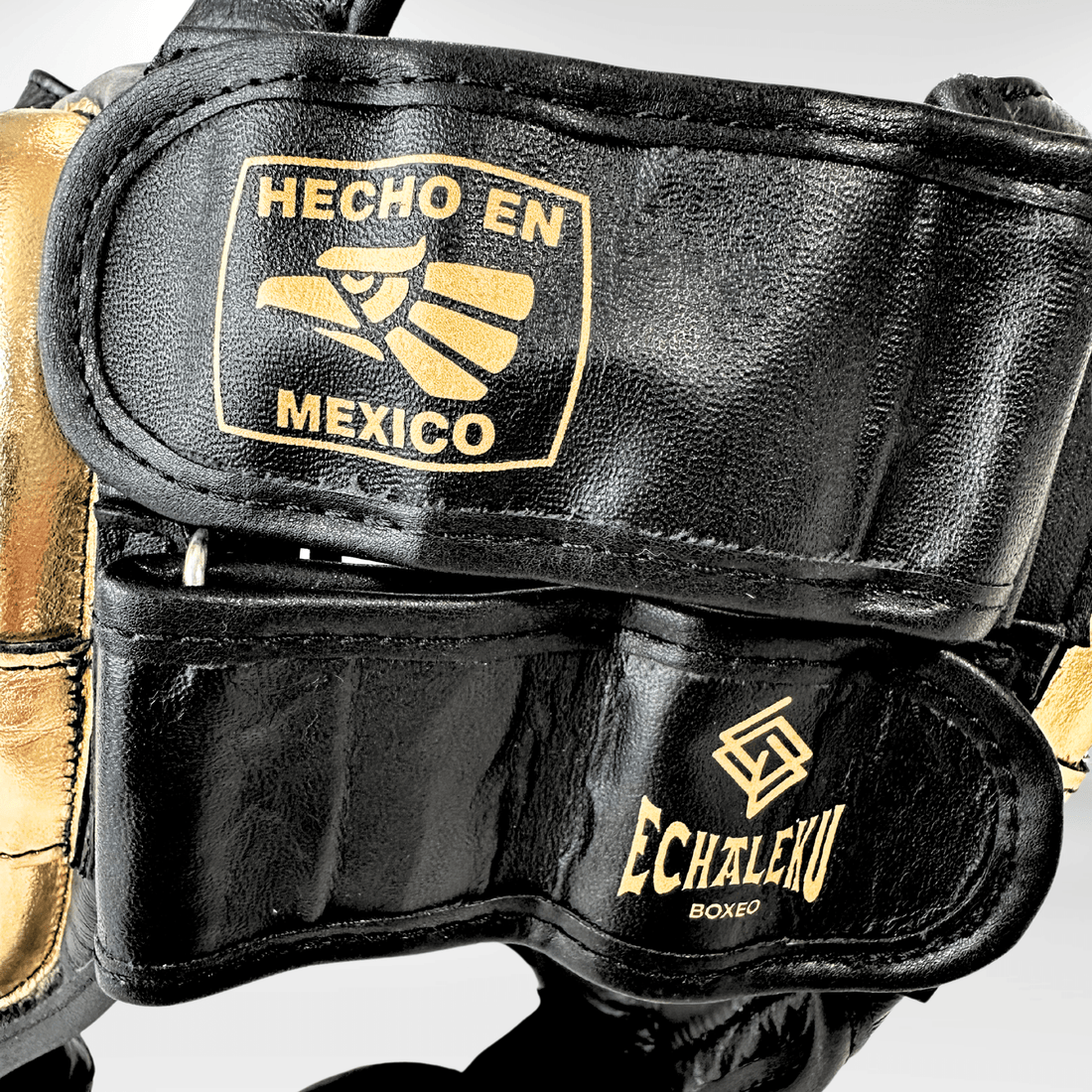 Casco Boxeo Barra Piel Completa Sparring Negro y Bordado Dorado - Echaleku Boxeo