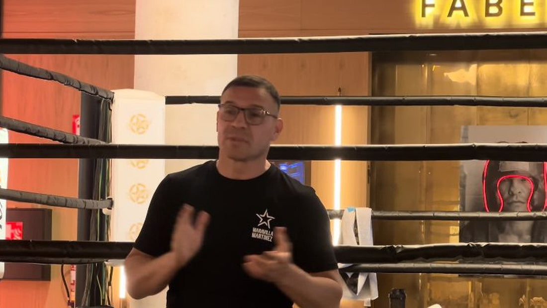 Sergio Maravilla Martínez hablando durante su masterclass en Fabela Boxing Club.