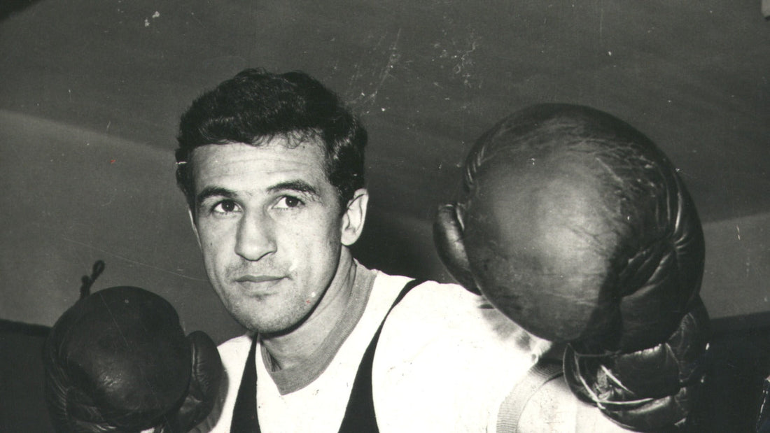 Éder Jofre con guantes en posición de guardia en una fotografía de 1970