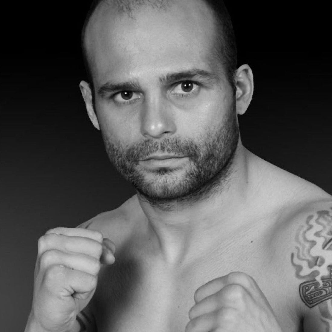 Kiko Martínez, campeón mundial español de boxeo, en posición de guardia