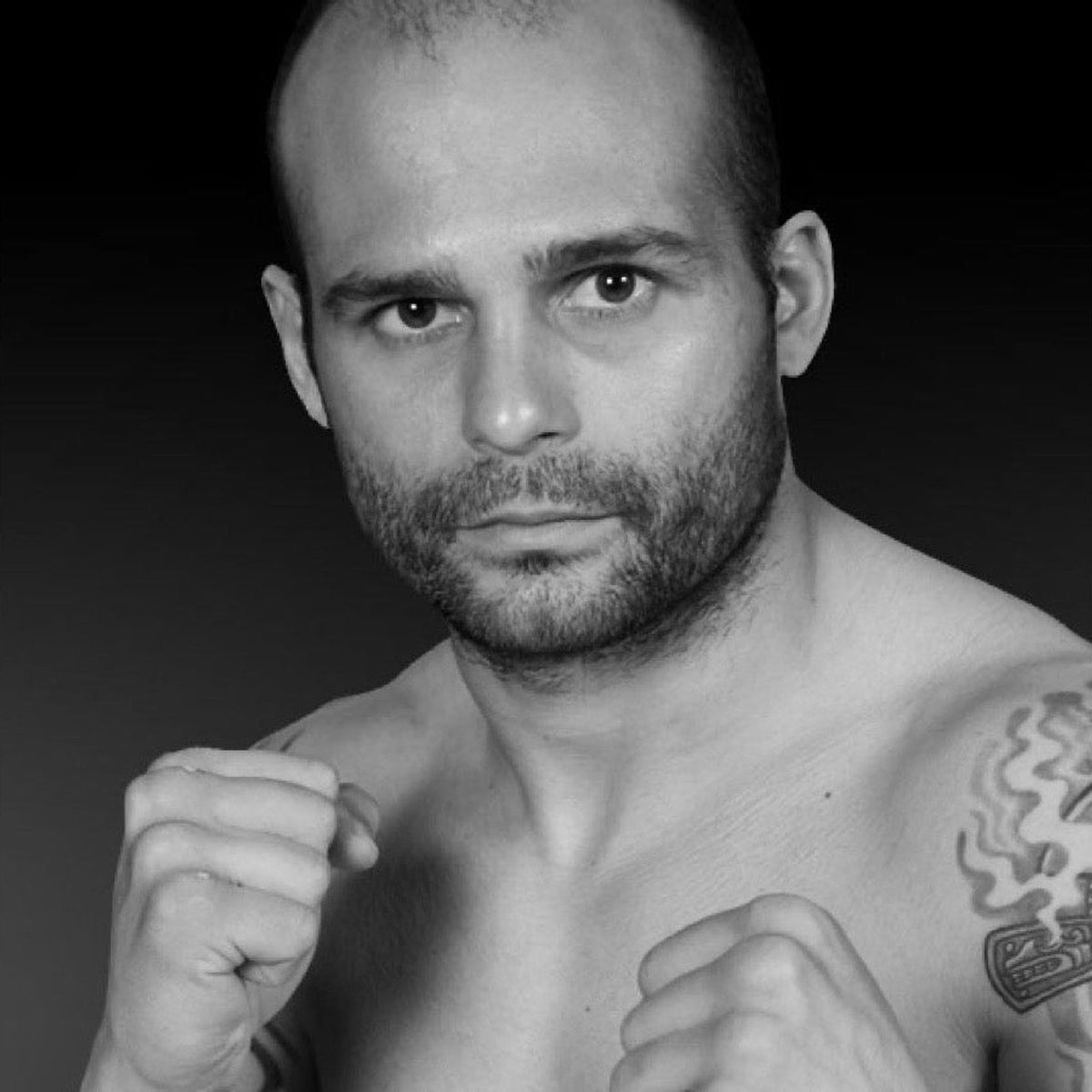 Kiko Martínez, campeón mundial español de boxeo, en posición de guardia