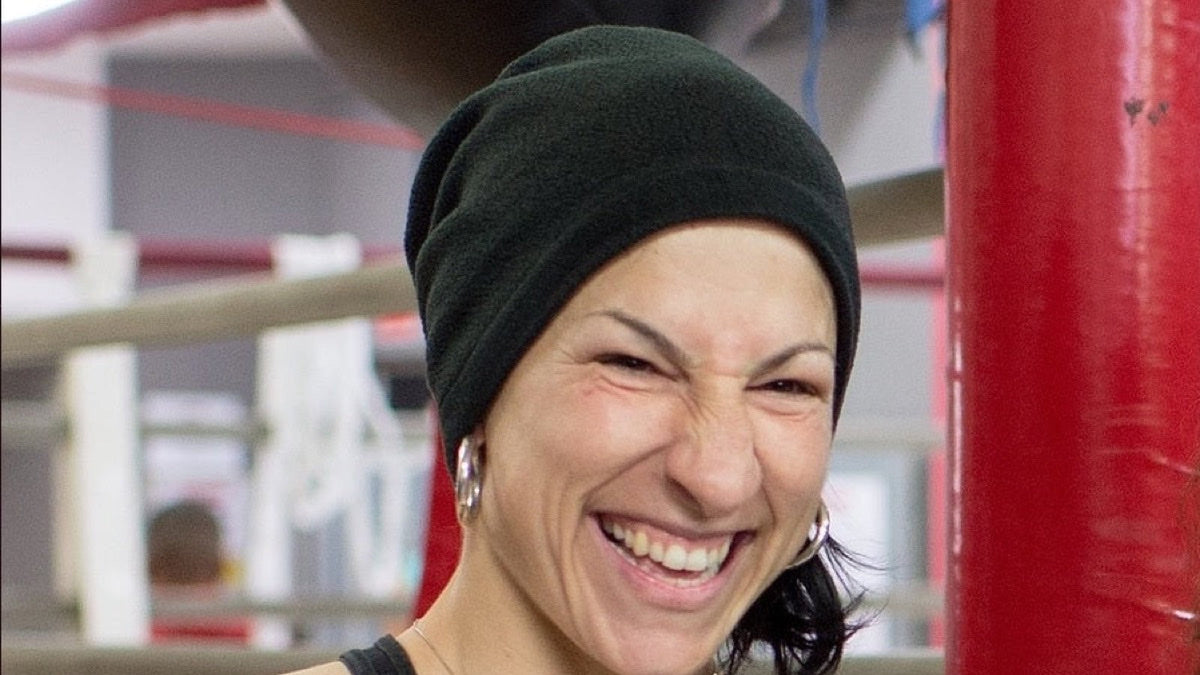 Miriam Gutiérrez en el gimnasio, retrato de la campeona española de boxeo