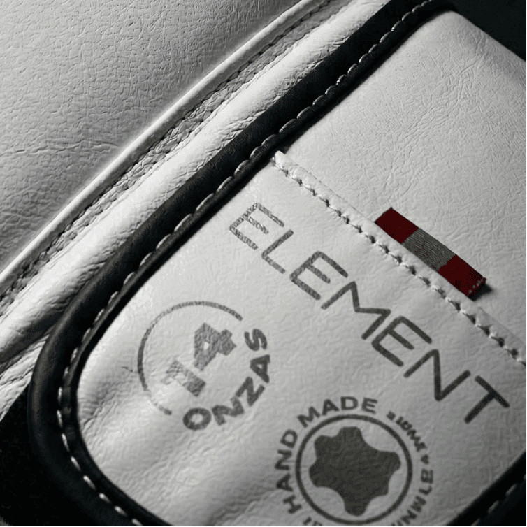 GUANTES DE BOXEO ELEMENT EN PIEL Y FORRO 100% WATERPROOF: Blanco y Plateado.