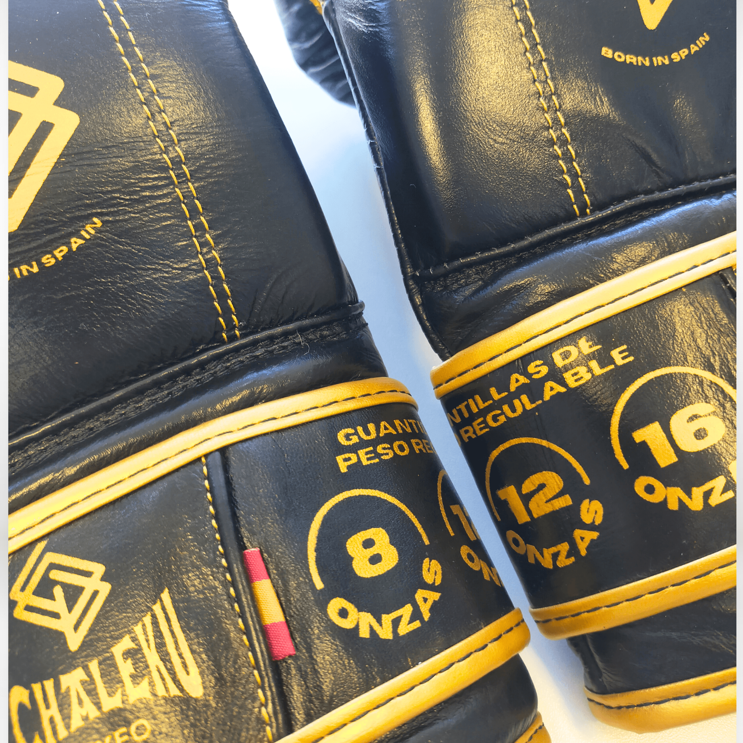 GUANTILLAS BOXEO DE PESO REGULABLE PARA ENTRENAR EN SACO: Negro y Dorado - Echaleku Boxeo