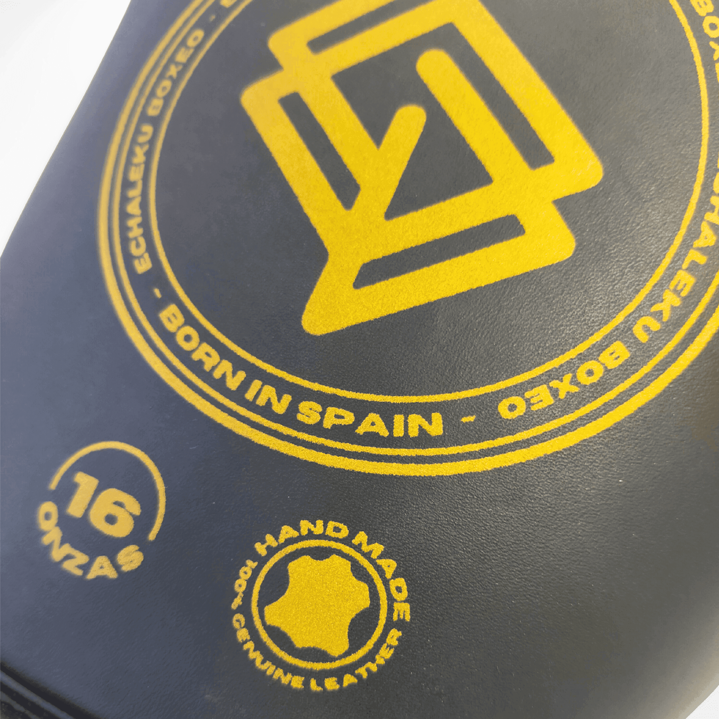 Handmix. GUANTES PREMIUM ENTRENAMIENTO BOXEO AMATEUR: Blanco/Negro + Dorado (v4.0) - Echaleku Boxeo