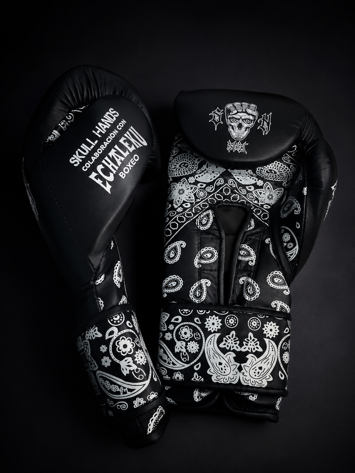Guantes Skull Hands 16 onzas entrenamiento profesional. CACHEMIRA negro y blanco
