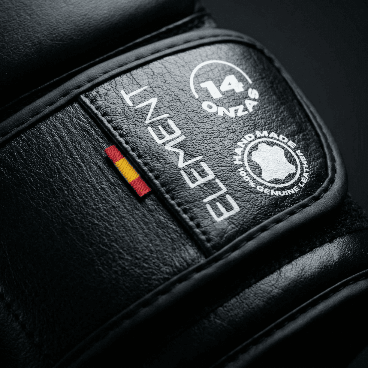 GUANTES DE BOXEO ELEMENT EN PIEL Y FORRO 100% WATERPROOF: Negro y Plateado