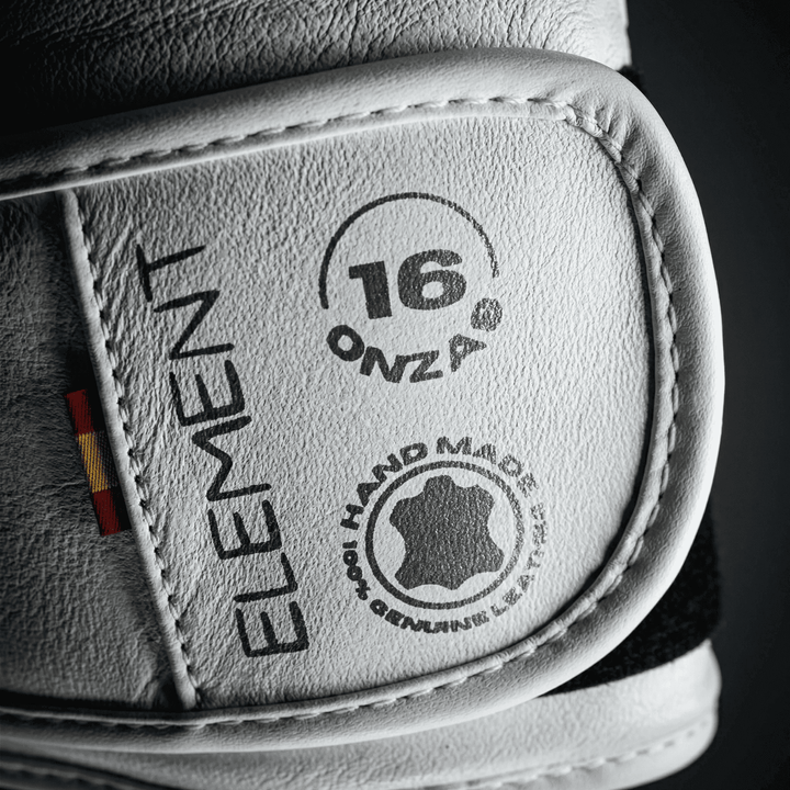GUANTES DE BOXEO ELEMENT EN PIEL Y FORRO 100% WATERPROOF: Blanco y Plateado.