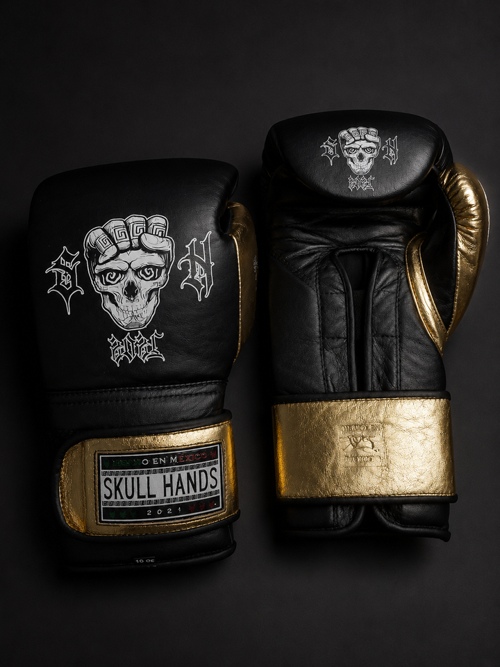 Guantes SkullHands 16 onzas entrenamiento profesional. NEGRO/DORADO