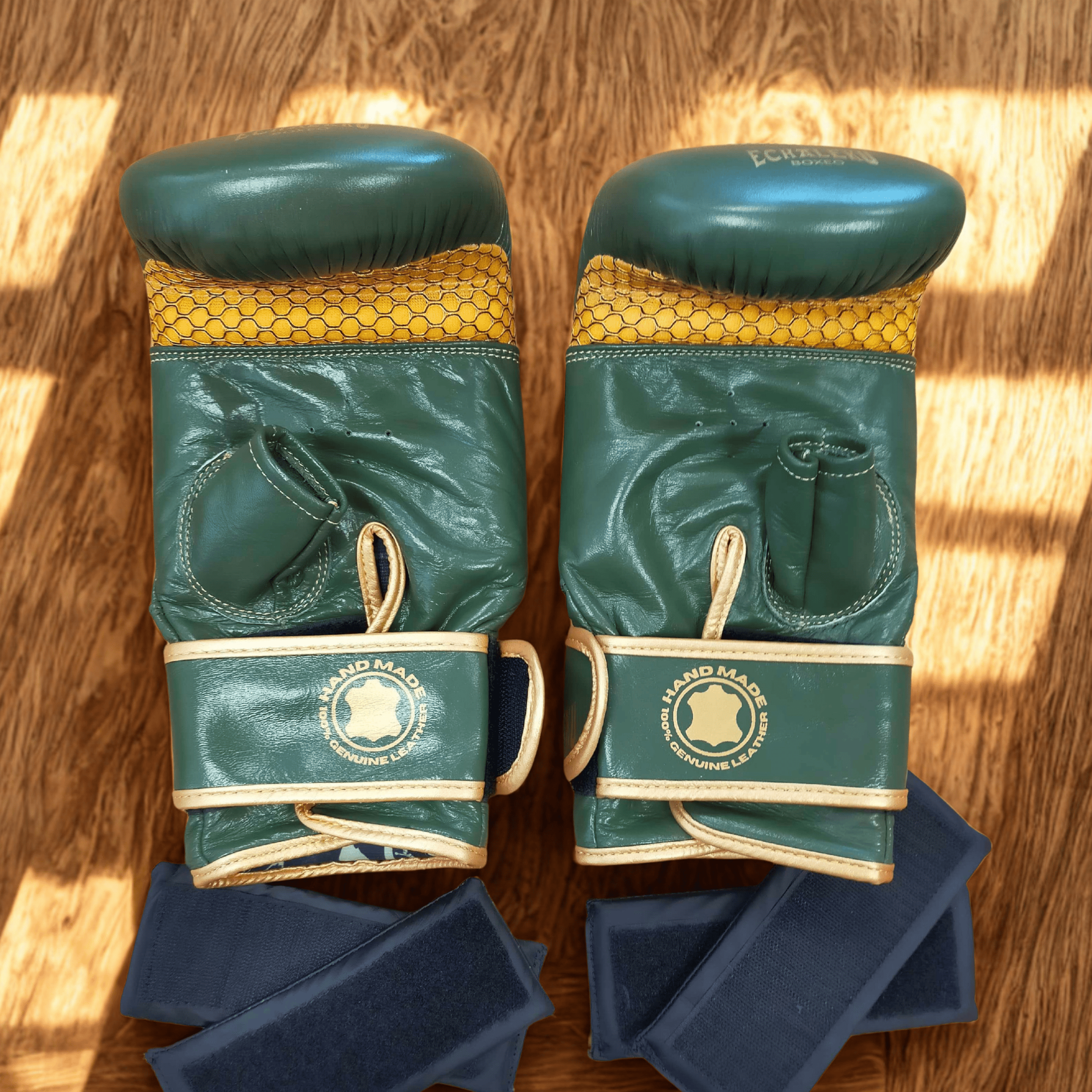 GUANTILLAS BOXEO DE PESO REGULABLE PARA ENTRENAR EN SACO: Verde Militar y Dorado