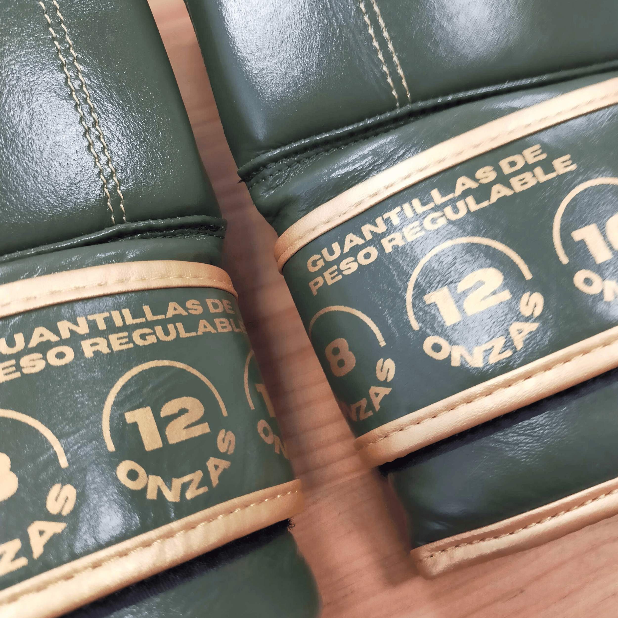 GUANTILLAS BOXEO DE PESO REGULABLE PARA ENTRENAR EN SACO: Verde Militar y Dorado