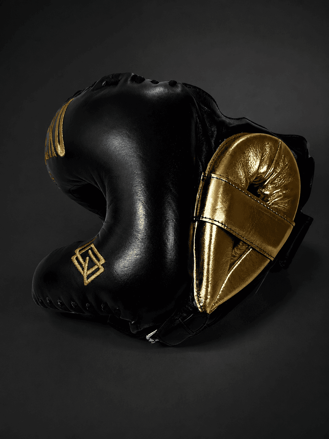 Casco Boxeo Barra Piel Completa Sparring Negro y bordado dorado