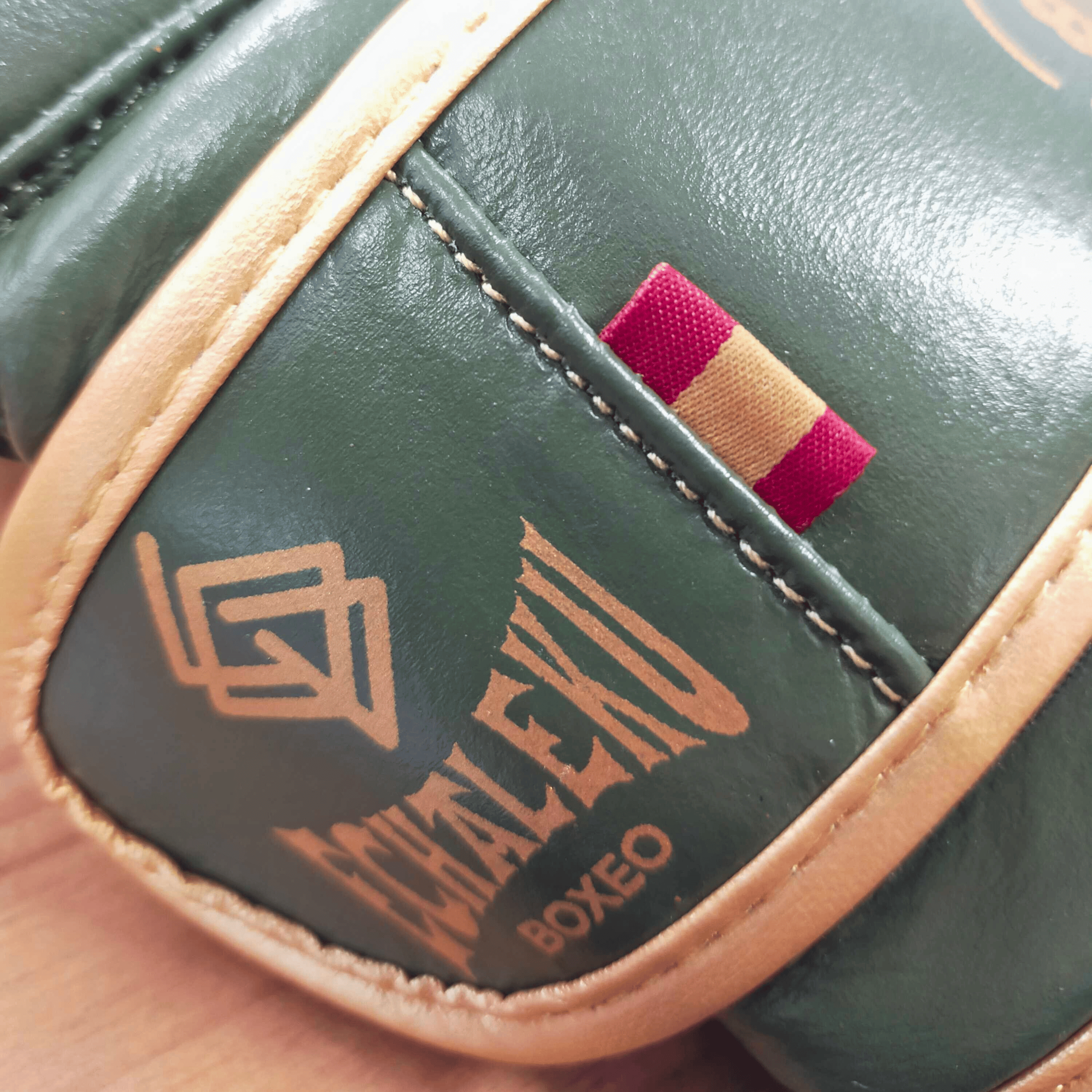 GUANTILLAS BOXEO DE PESO REGULABLE PARA ENTRENAR EN SACO: Verde Militar y Dorado