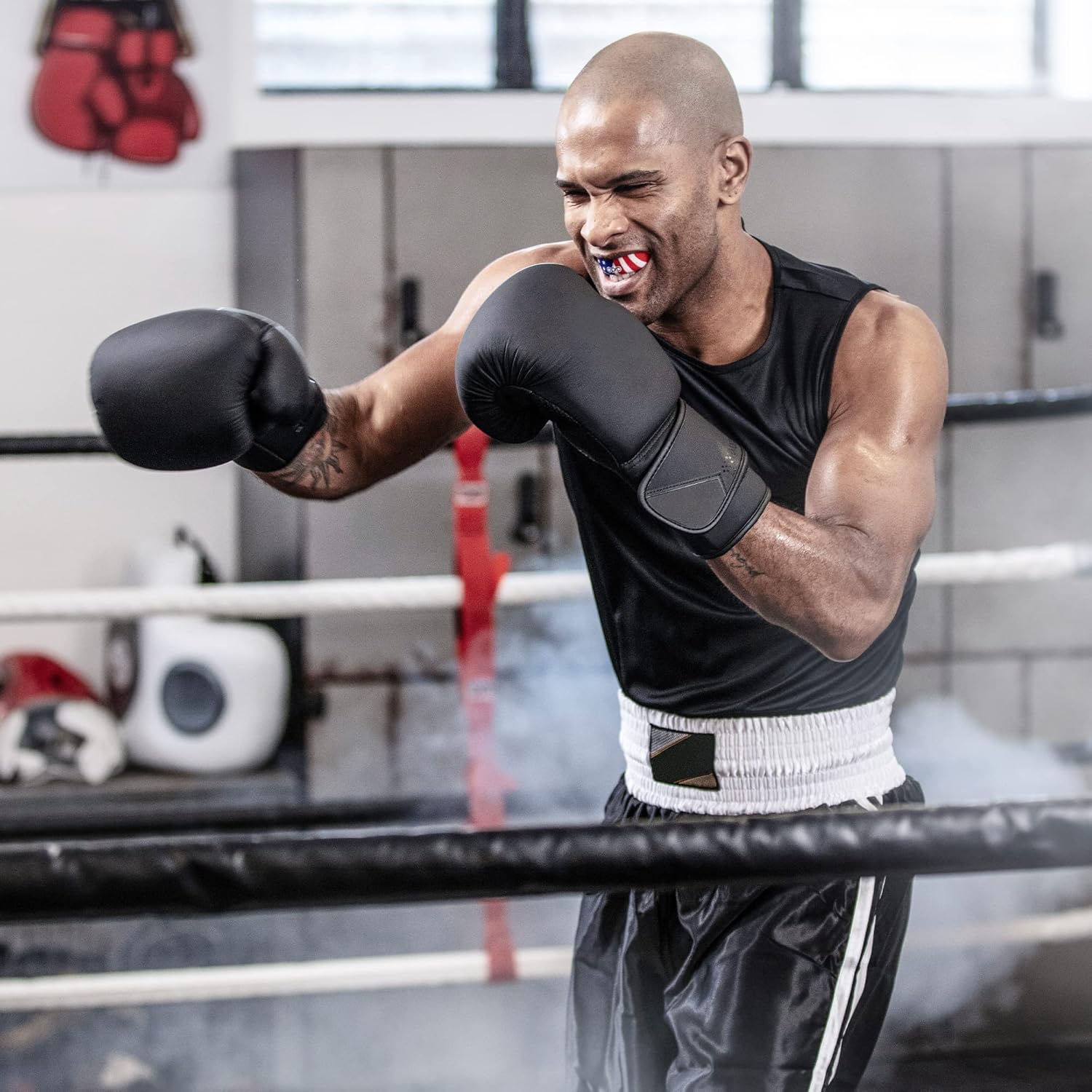 Protector bucal  boxeo marca Opro. Ajuste Instantáneo y Personalizado para adultos y niños