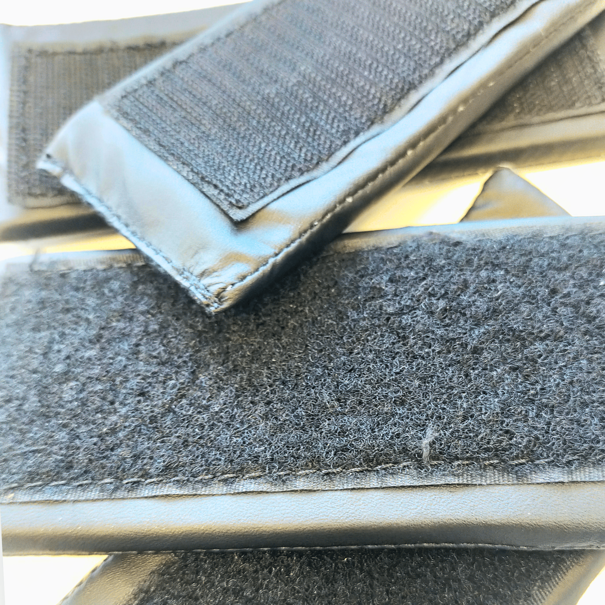 GUANTILLAS BOXEO DE PESO REGULABLE PARA ENTRENAR EN SACO: Burdeos y Dorado - Echaleku Boxeo