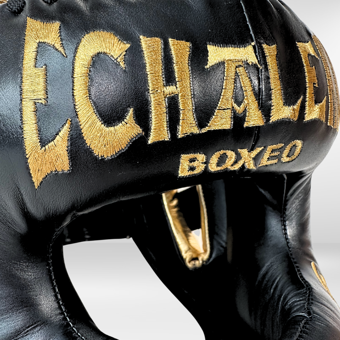 Casco Barra Piel Completa Sparring Negro y Bordado Dorado - Echaleku Boxeo