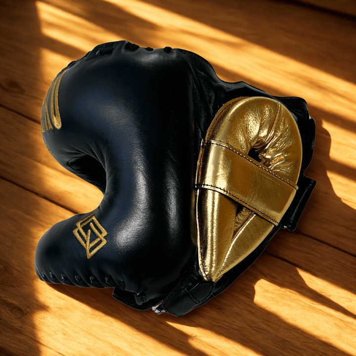 Casco Boxeo Barra Piel Completa Sparring Negro y Bordado Dorado