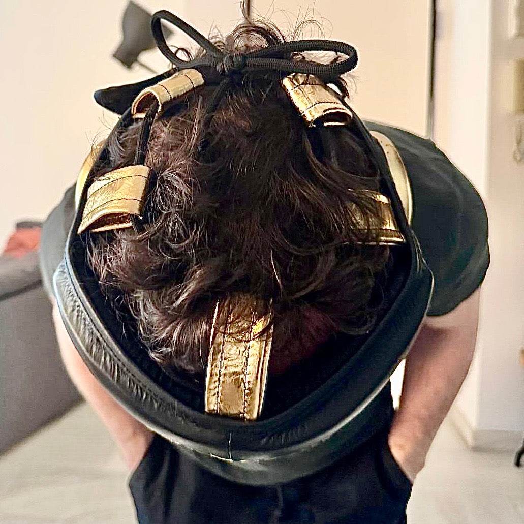 Casco Boxeo Pómulos Piel Completa Sparring Negro y Bordado Dorado - Echaleku Boxeo