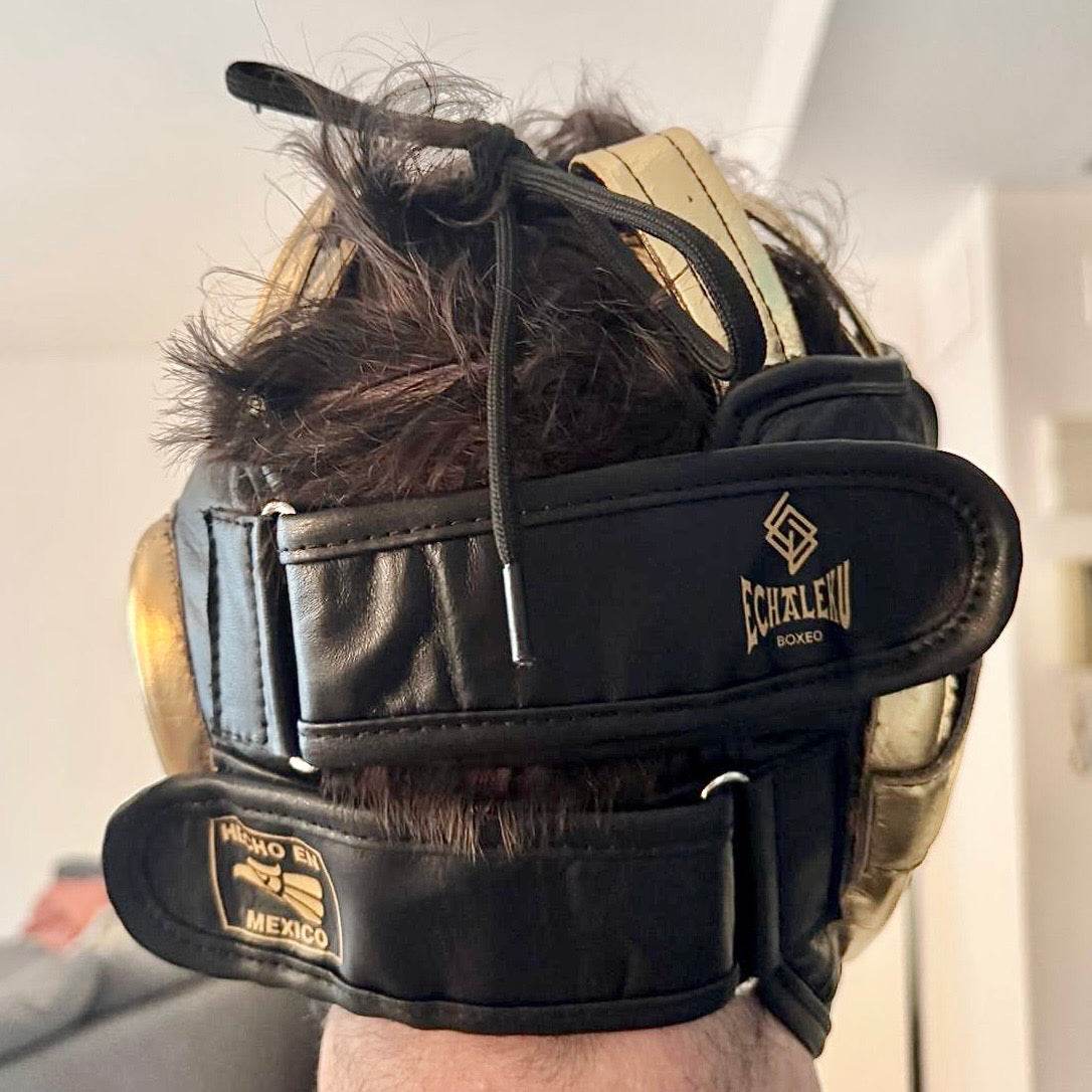 Casco Boxeo Pómulos Piel Completa Sparring Negro y Bordado Dorado - Echaleku Boxeo