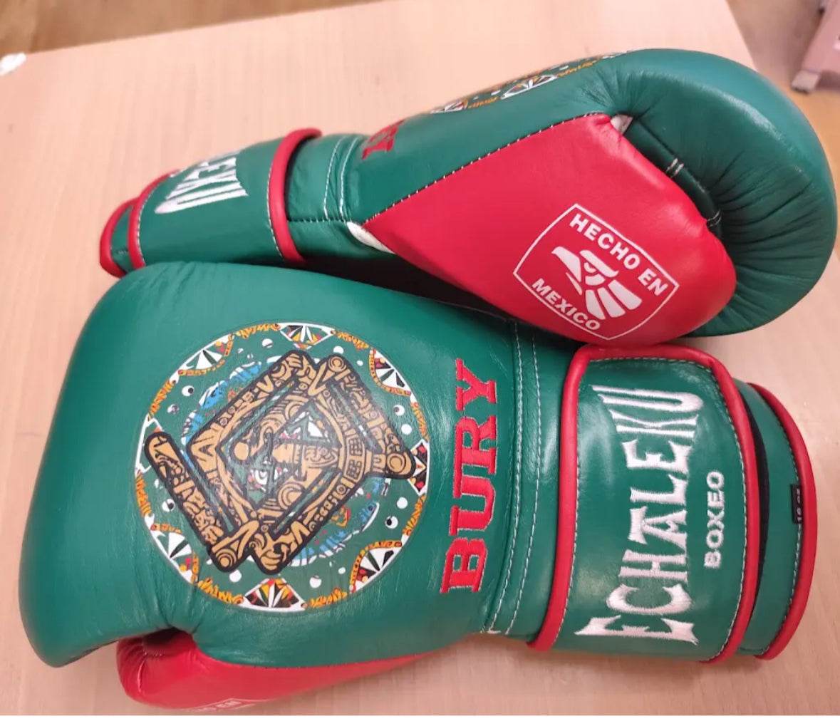Guantes de Boxeo Azteca Personalizados con Velcro o Cuerdas - Echaleku Boxeo