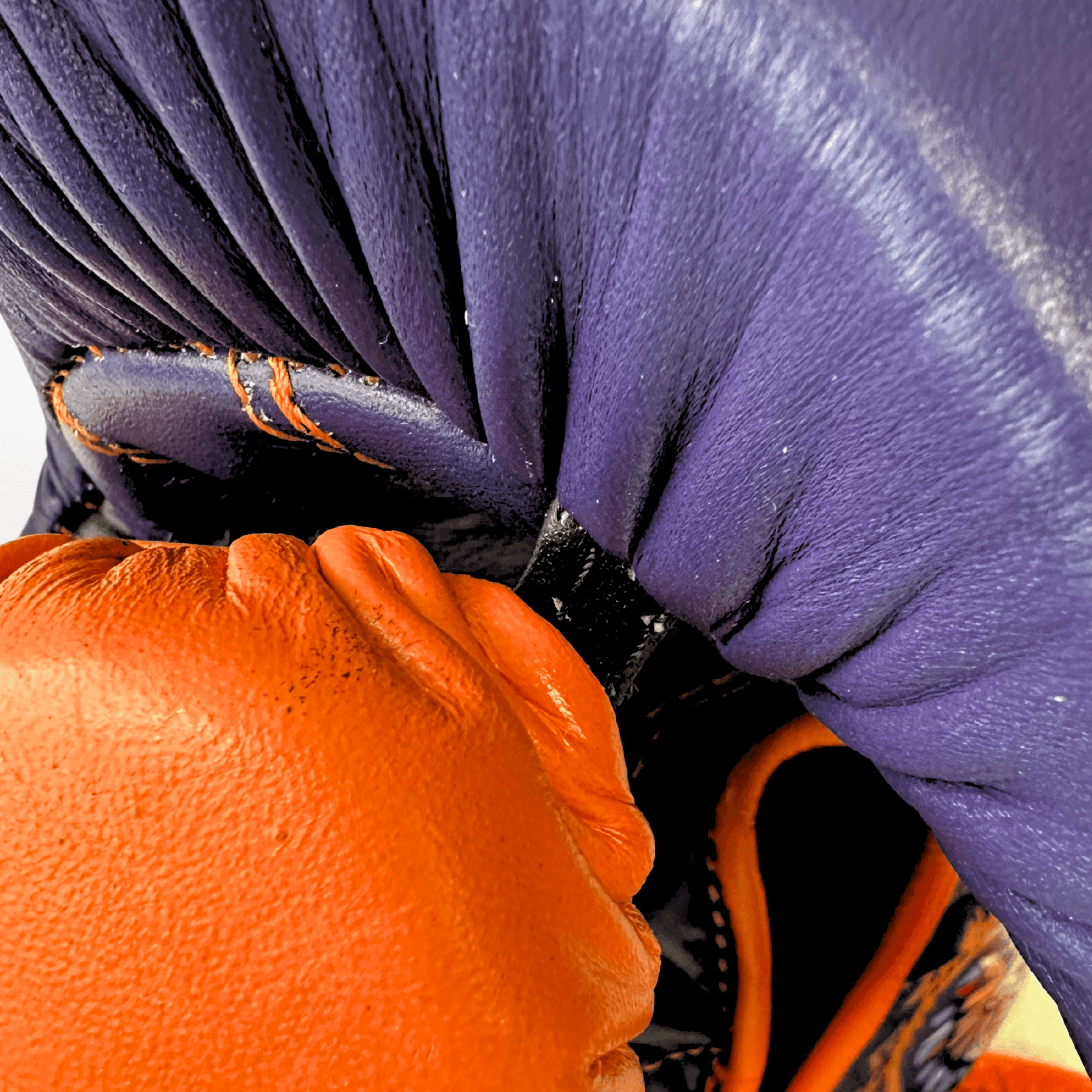 Handmix.GUANTES PREMIUM ENTRENAMIENTO BOXEO PROFESIONAL: COLECCIÓN AZTECA fabricada en México. (AZTECA). Morado y Naranja + Negro y Blanco - Echaleku Boxeo