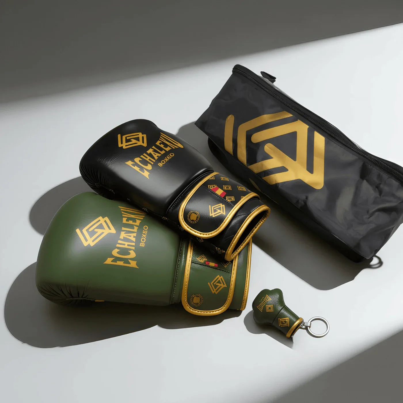 Handmix. GUANTES PREMIUM ENTRENAMIENTO BOXEO AMATEUR: Negro/Verde Militar + Dorado (V3.0) - Echaleku Boxeo