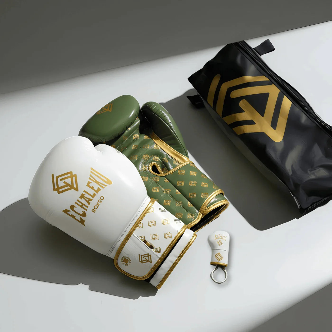 Handmix. GUANTES PREMIUM ENTRENAMIENTO BOXEO AMATEUR: Verde Militar/Blanco + Dorado (V3.0) - Echaleku Boxeo