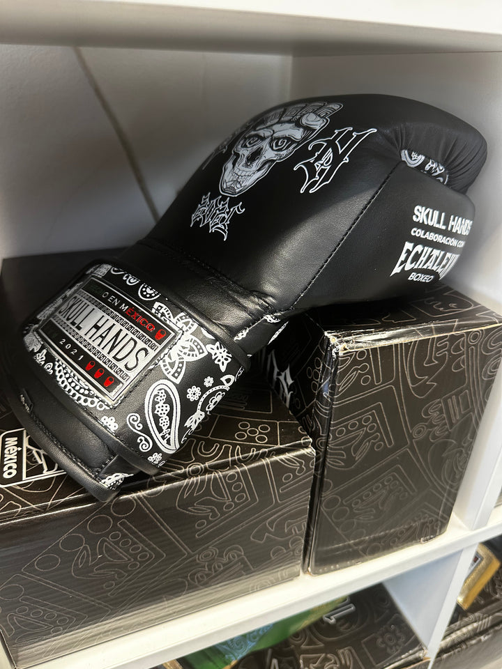 Guantes Skull Hands 16 onzas entrenamiento profesional. ROUND 1