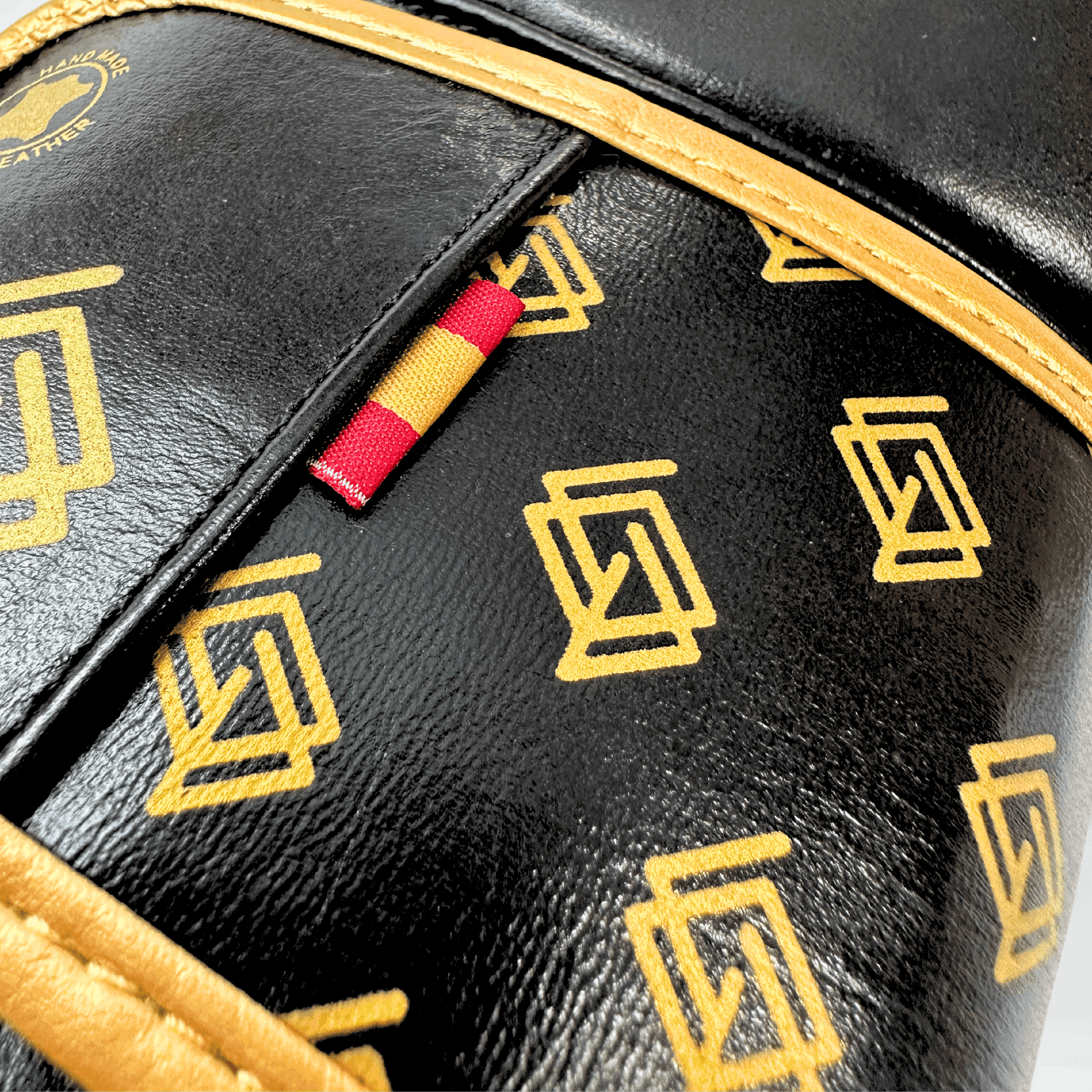 DUPLA Casco Boxeo Barra Piel Negro y Dorado + TFC2024 Negro y Dorado - Echaleku Boxeo