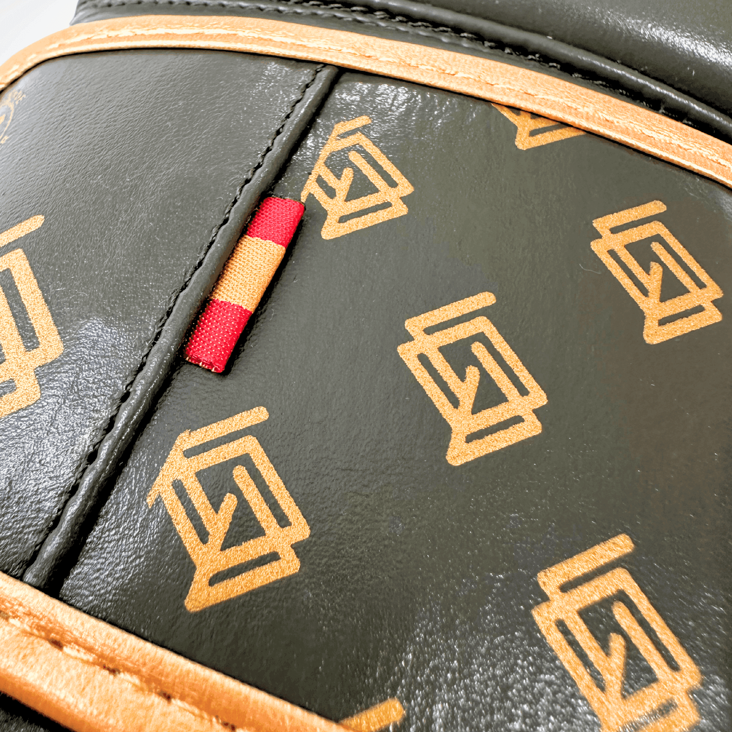 DUPLA Casco Boxeo Barra Piel Negro y Dorado + TFC2024 Verde Militar y Dorado - Echaleku Boxeo