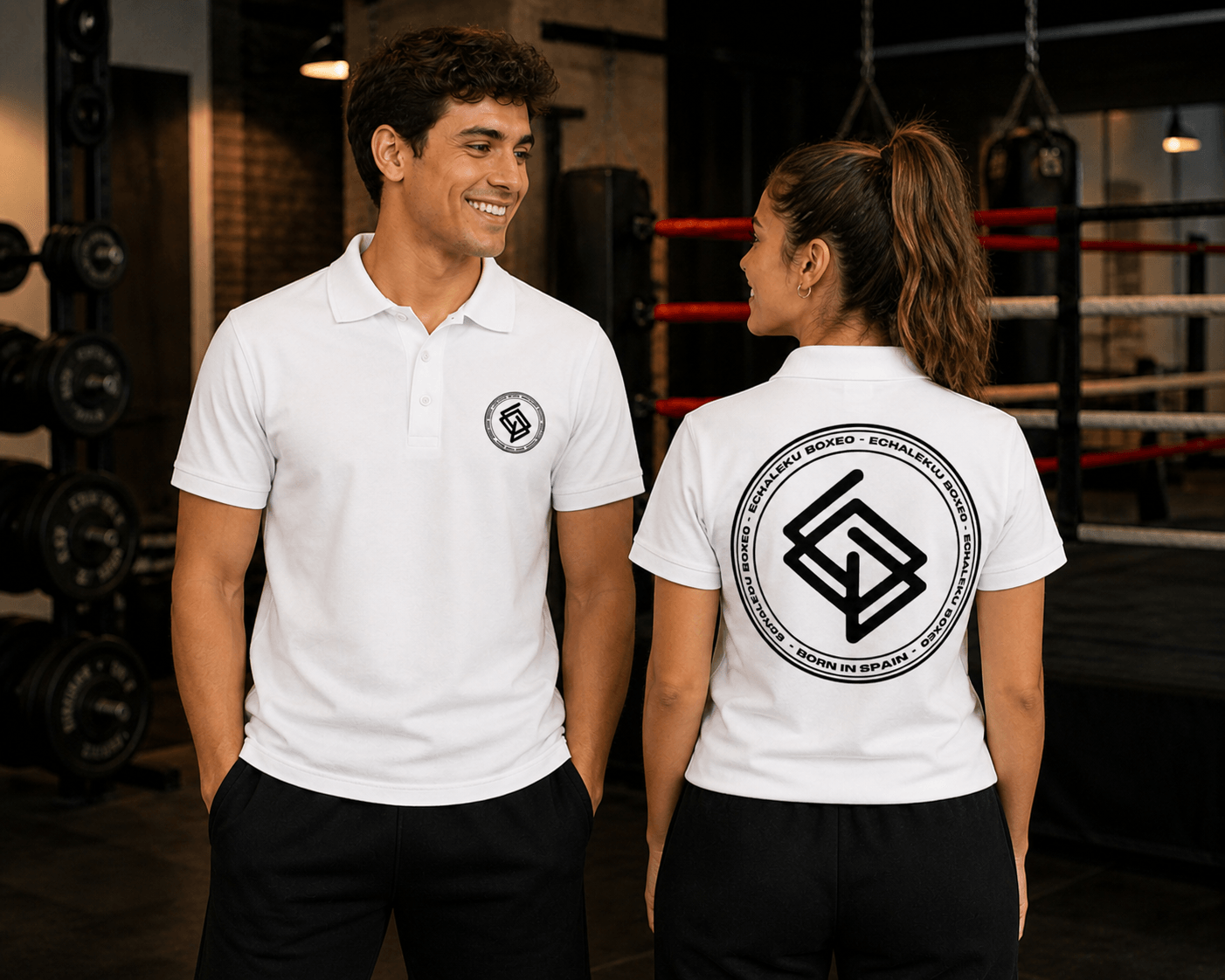 Polo algodón premium UNISEX Casual Blanco y negro. Logo frontal bordado