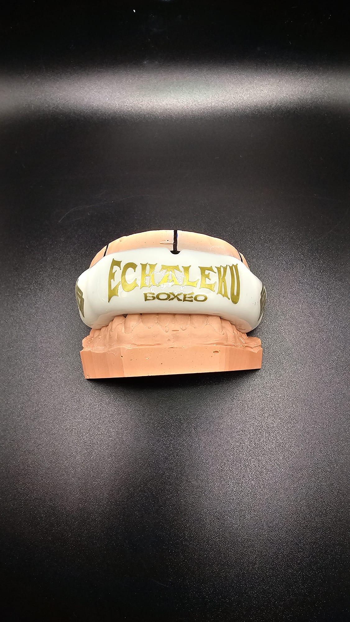 Protector bucal blanco a medida exacta del molde de tu boca - Echaleku Boxeo