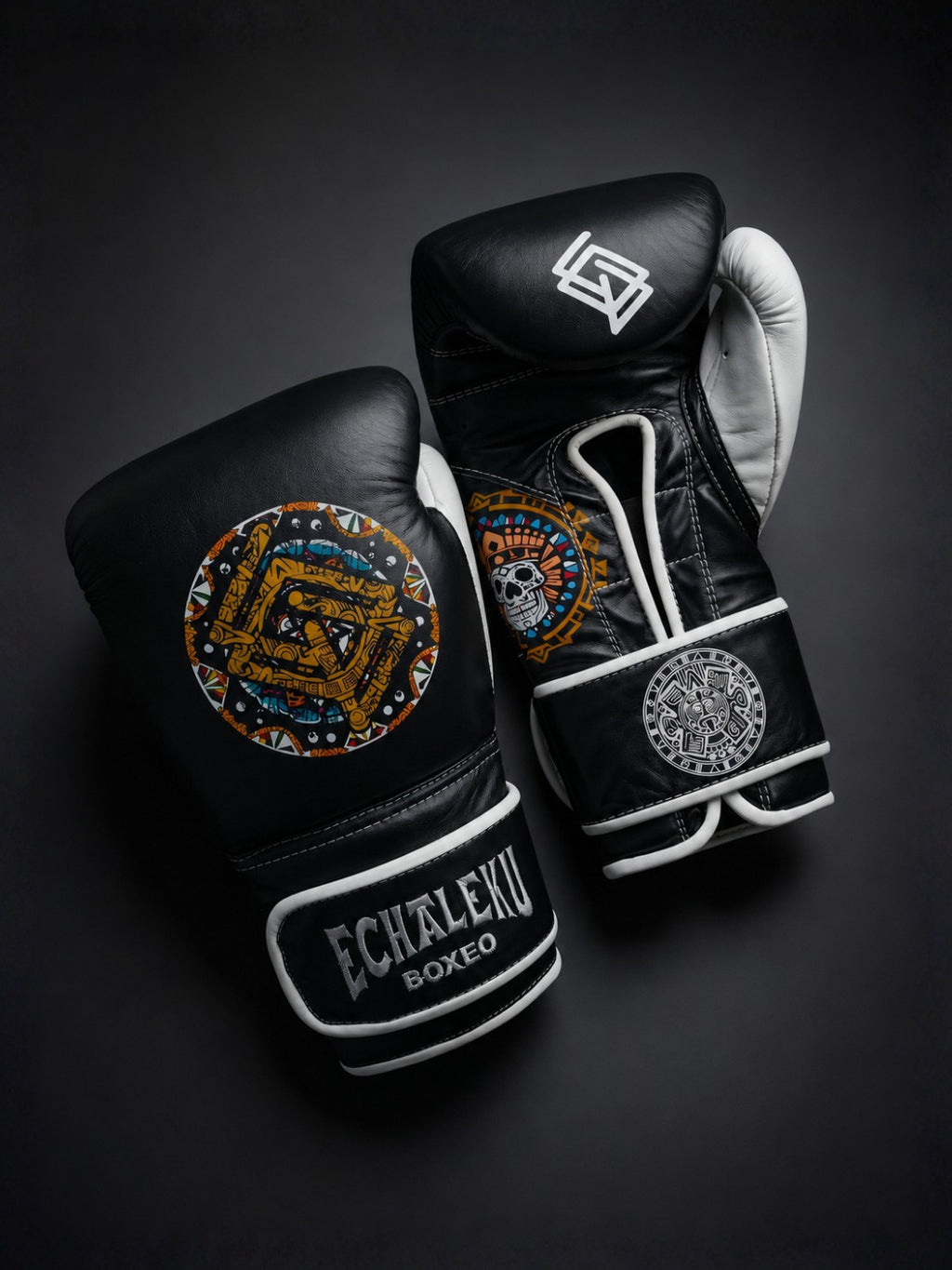 Guantes de boxeo Azteca Negro Noche, vista frontal del par