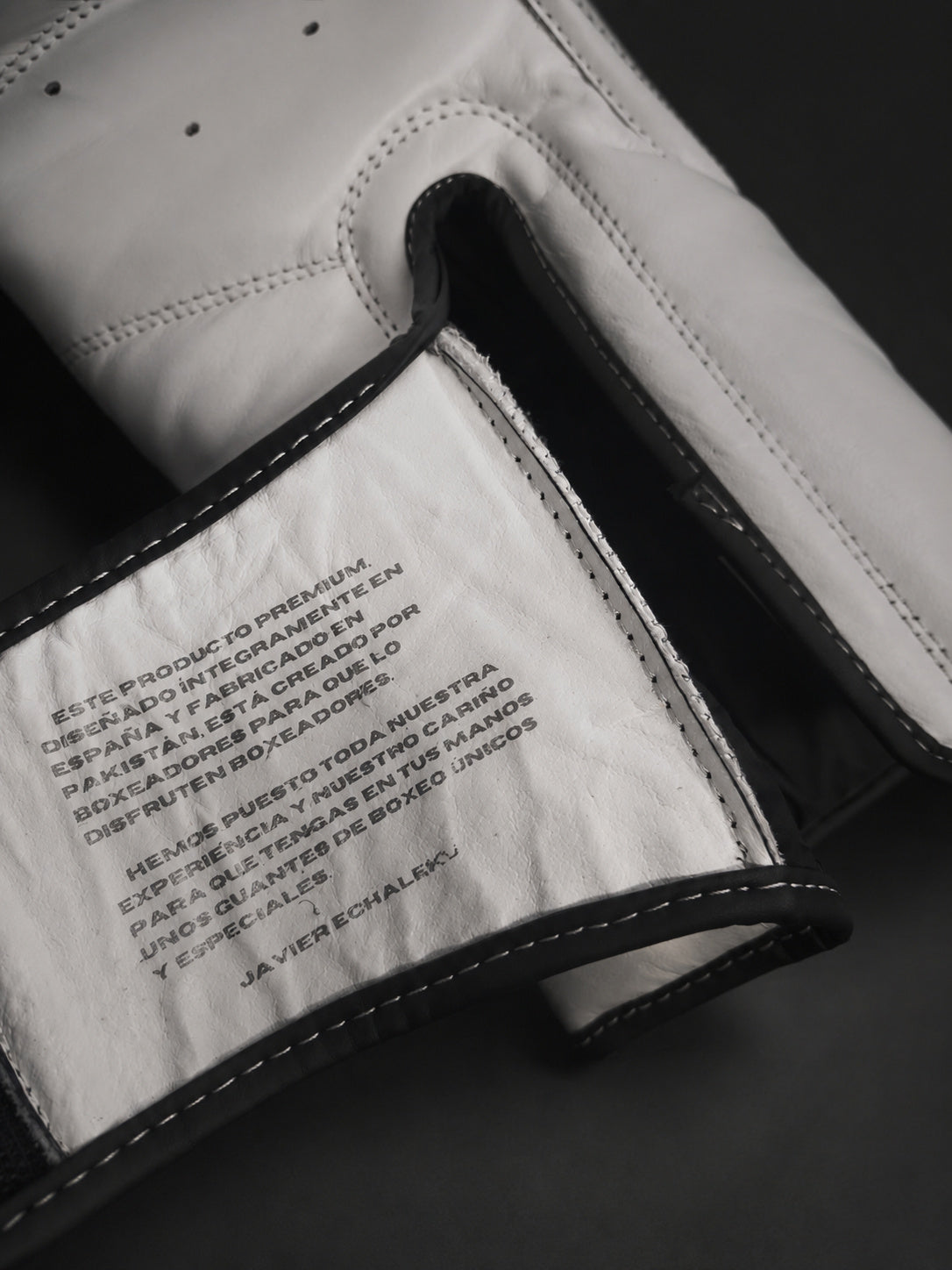 Guantes de boxeo Element Glacier, detalle interior del cierre