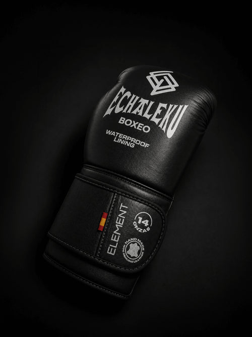 Guante de boxeo Element negro, vista frontal