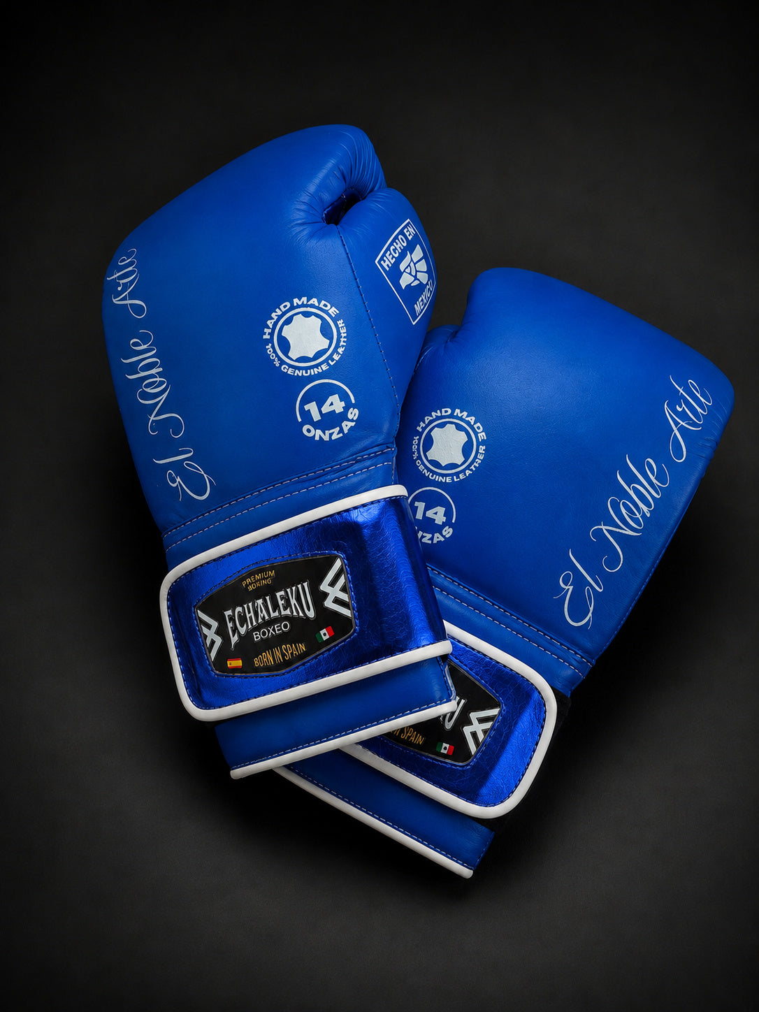 Guantes de boxeo Guanajuato Cantera Azul, vista diagonal del par