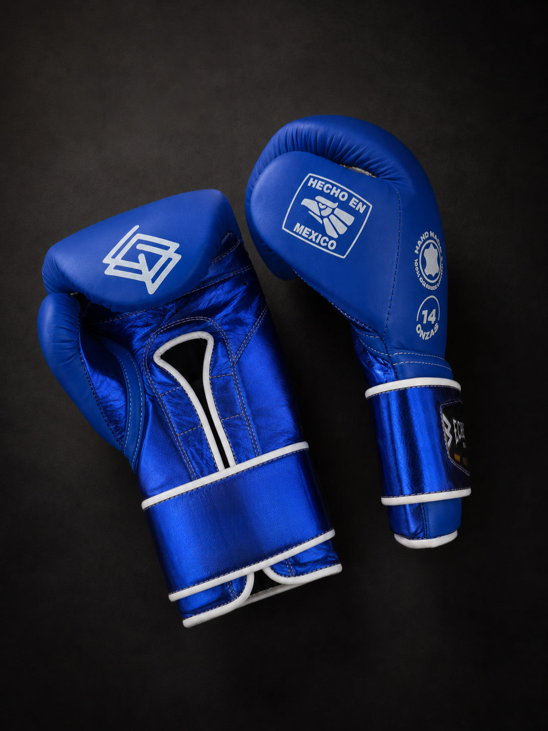 Guantes de boxeo Guanajuato Cantera Azul, vista de los dorsos y las palmas