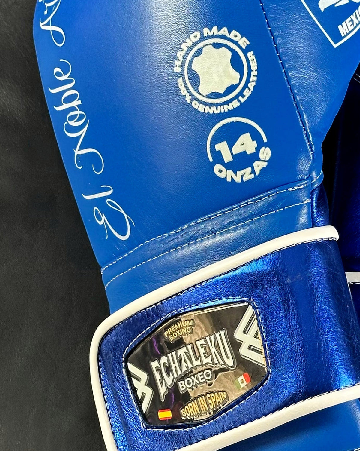 Detalle 2 de los guantes de boxeo Guanajuato Cantera Azul de Echaleku Boxeo
