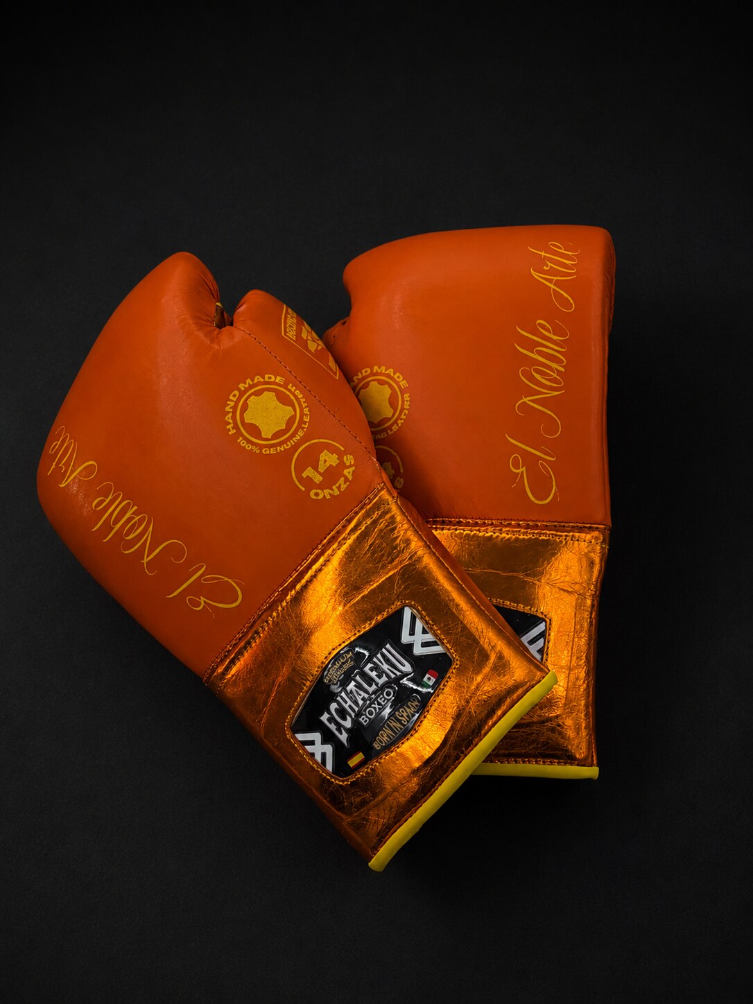 Guantes de boxeo de cuerdas Guanajuato Teja Coral, vista de los dorsos