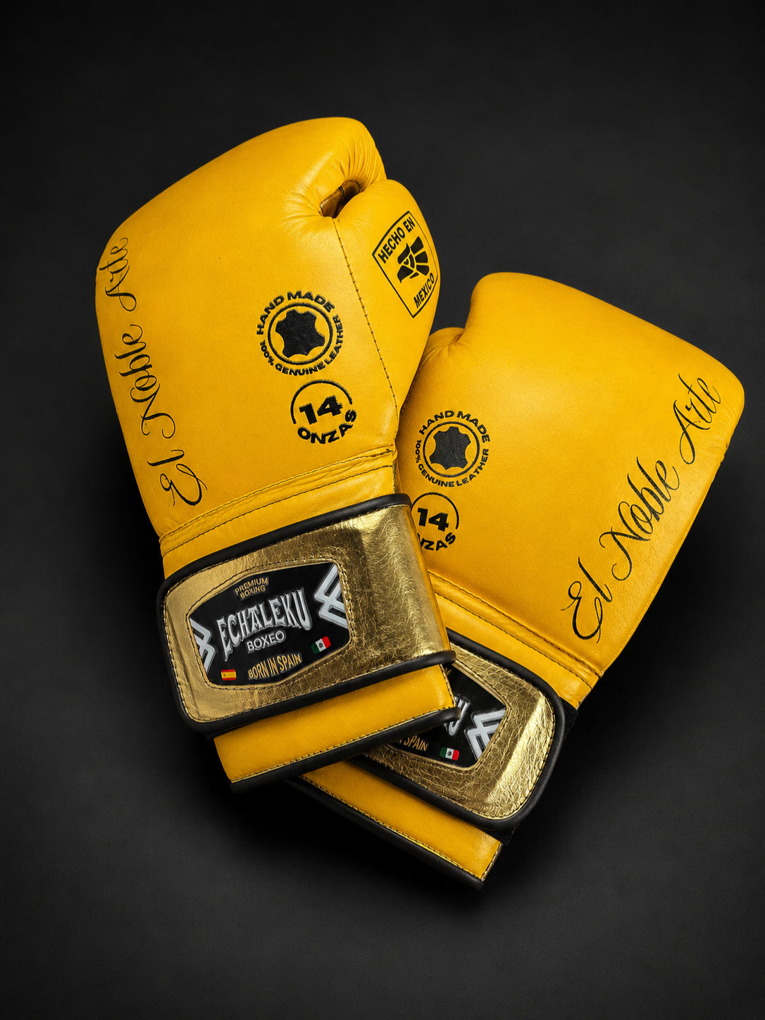 Guantes de boxeo Guanajuato Fachada Ocre, vista diagonal del par
