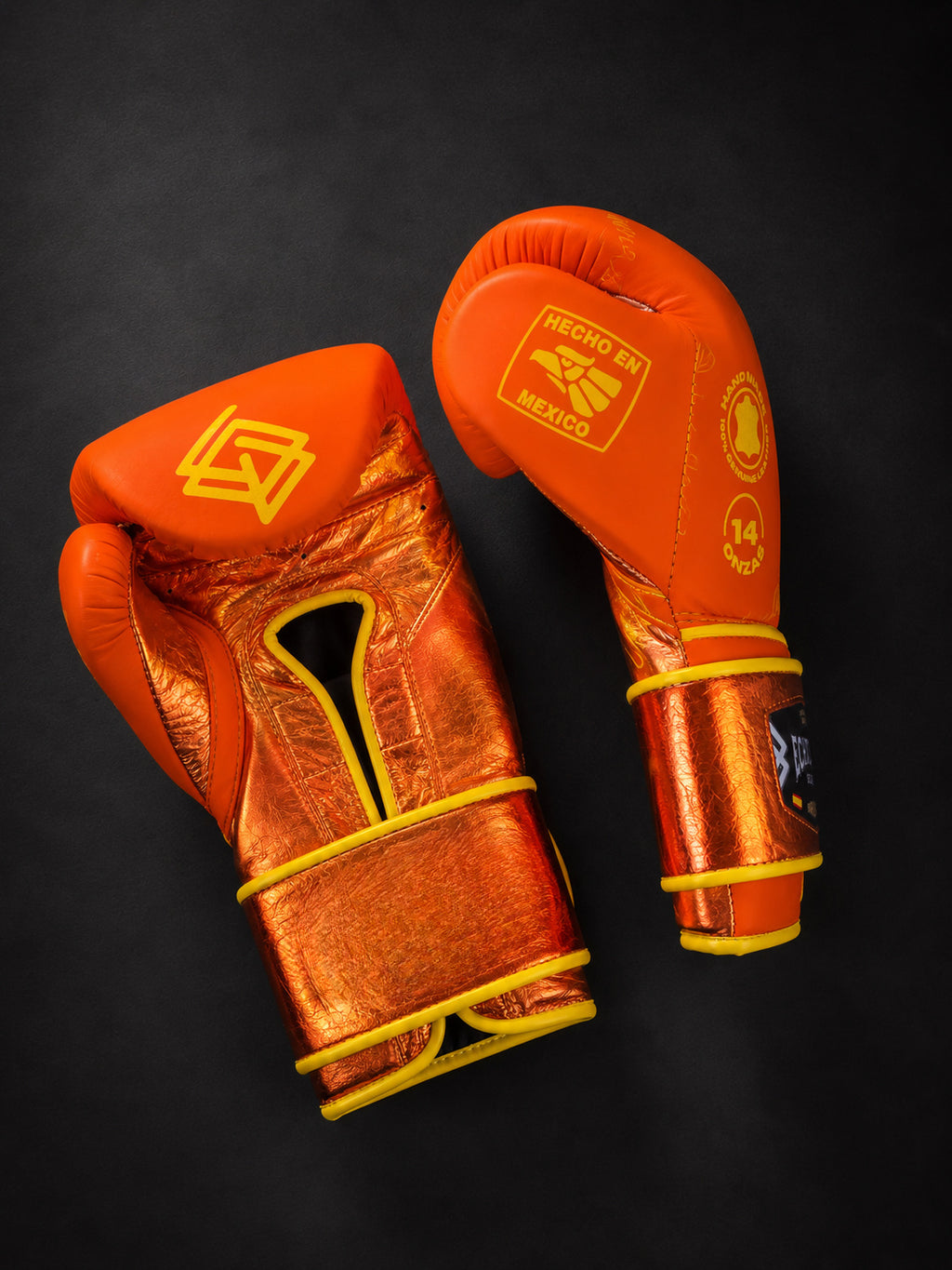 Guantes de boxeo Guanajuato Teja Coral, vista de los dorsos y las palmas