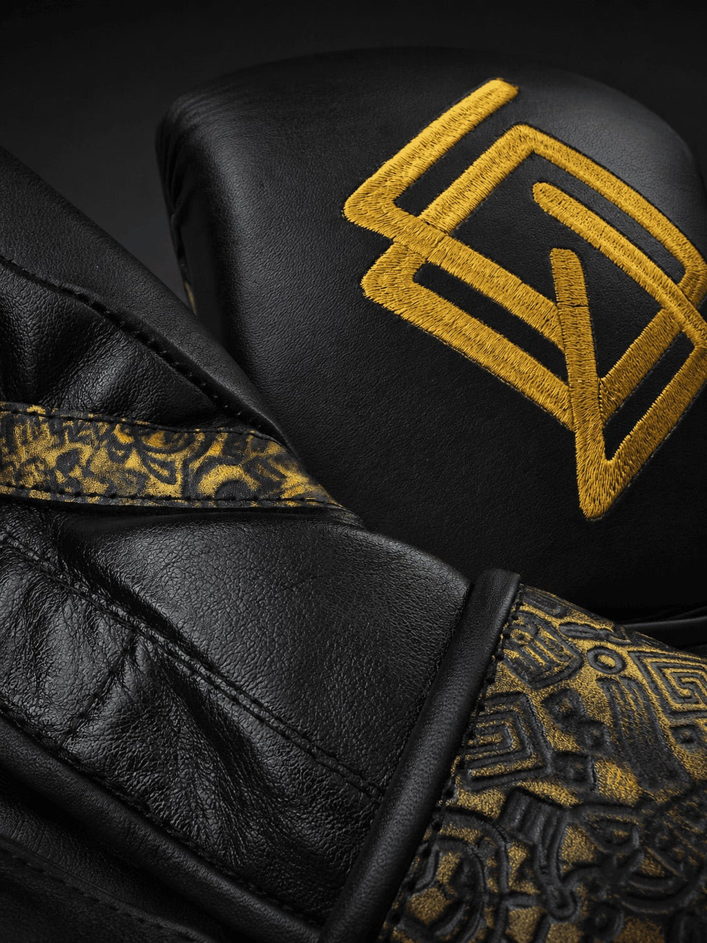 Guantes Oro del Inframundo con nombre Echaleku Boxeo