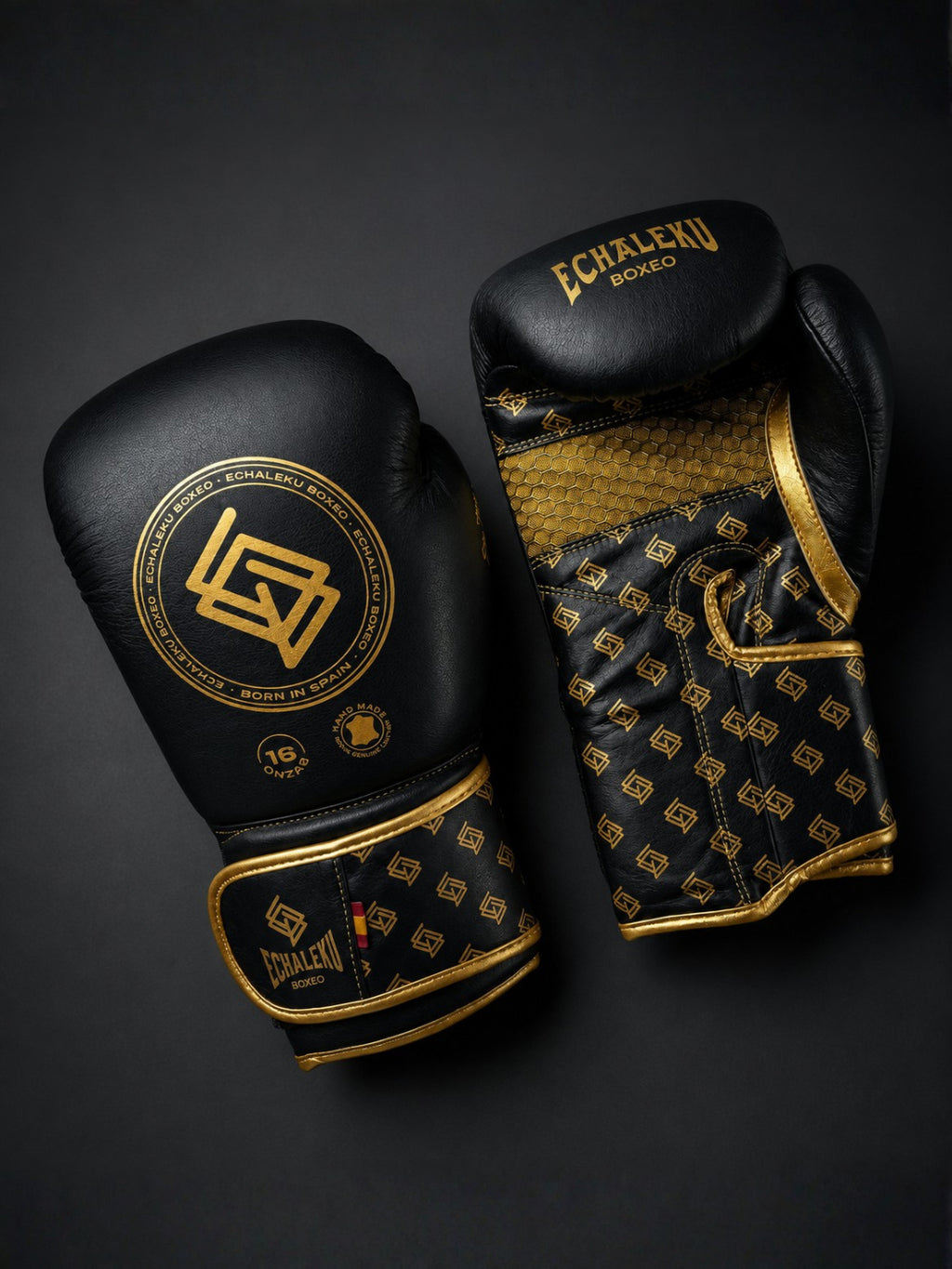 Guantes de boxeo V5 Dark negros y dorados, vista del dorso y la palma