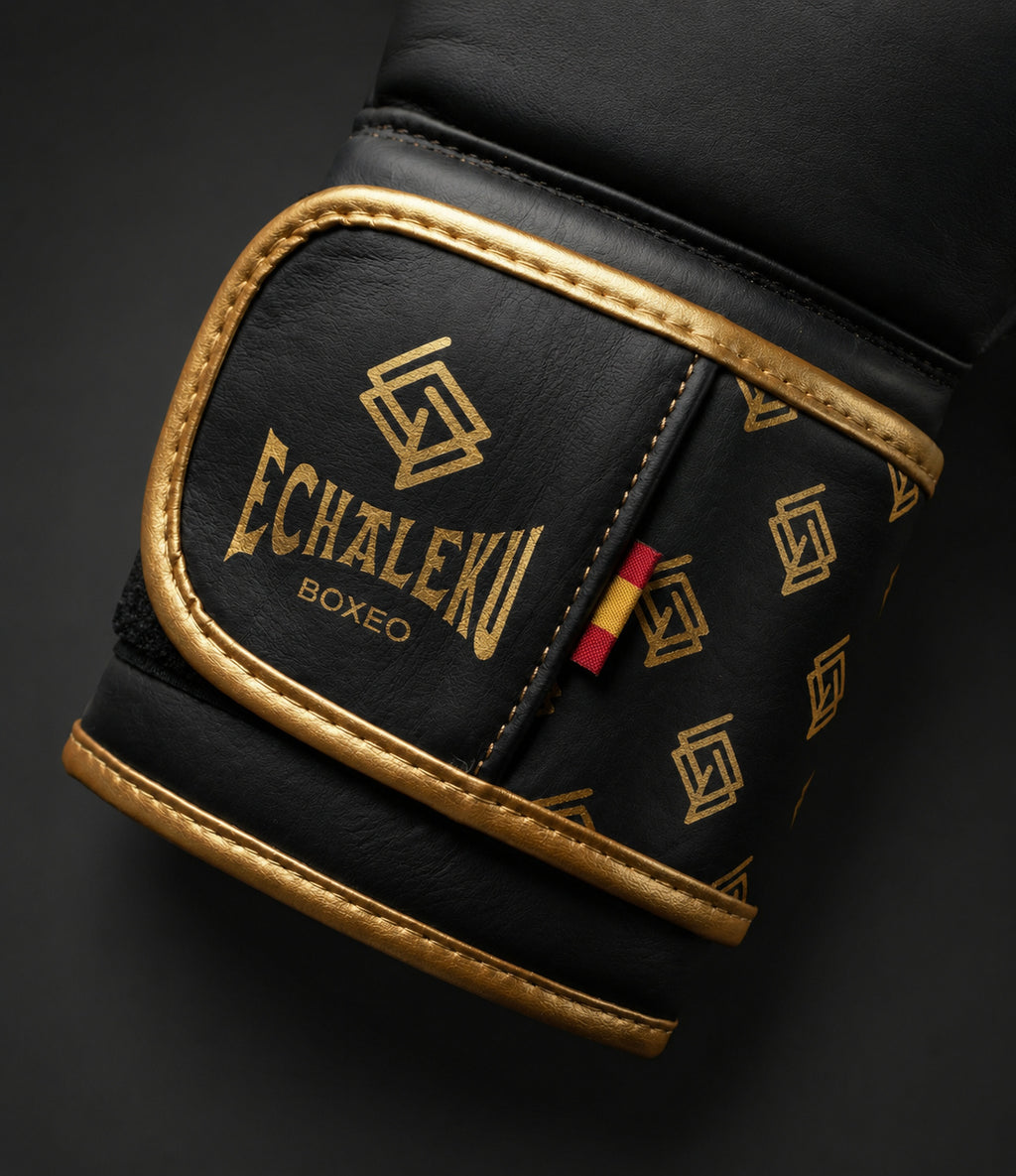 Guante de boxeo V5 Dark, detalle del cierre de velcro