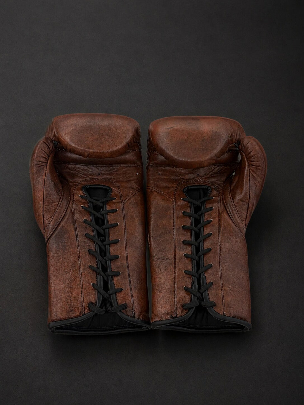 Guantes de boxeo de cuerdas Viva México Marrón, detalle de ambos cierres