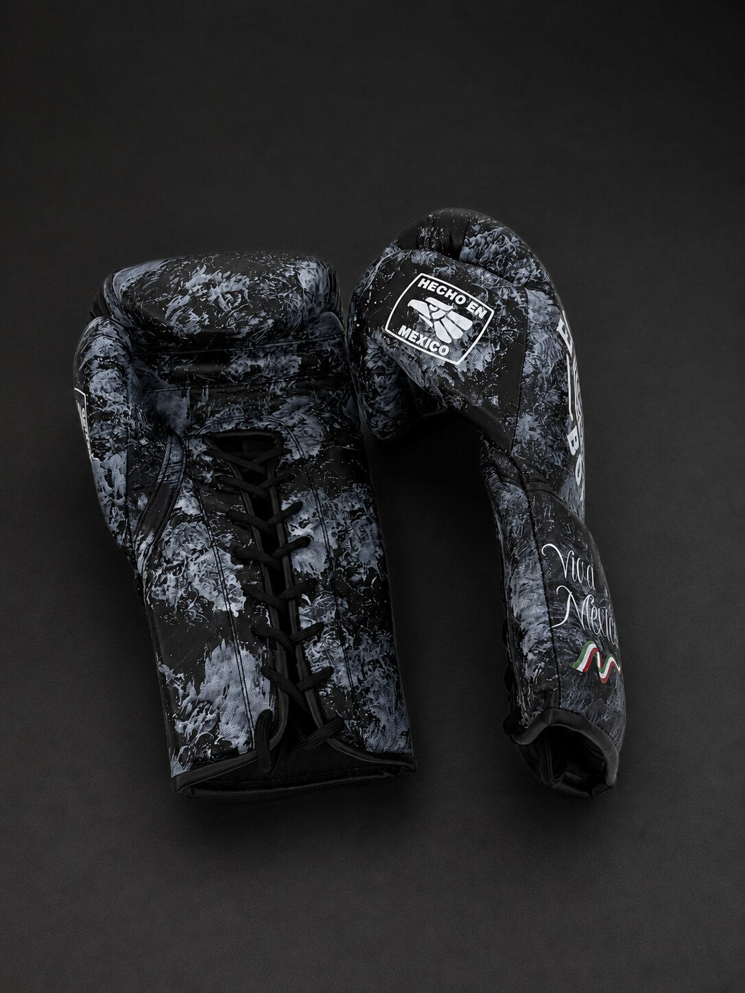 Guantes de boxeo de cuerdas Viva México Negro, vista lateral del cierre