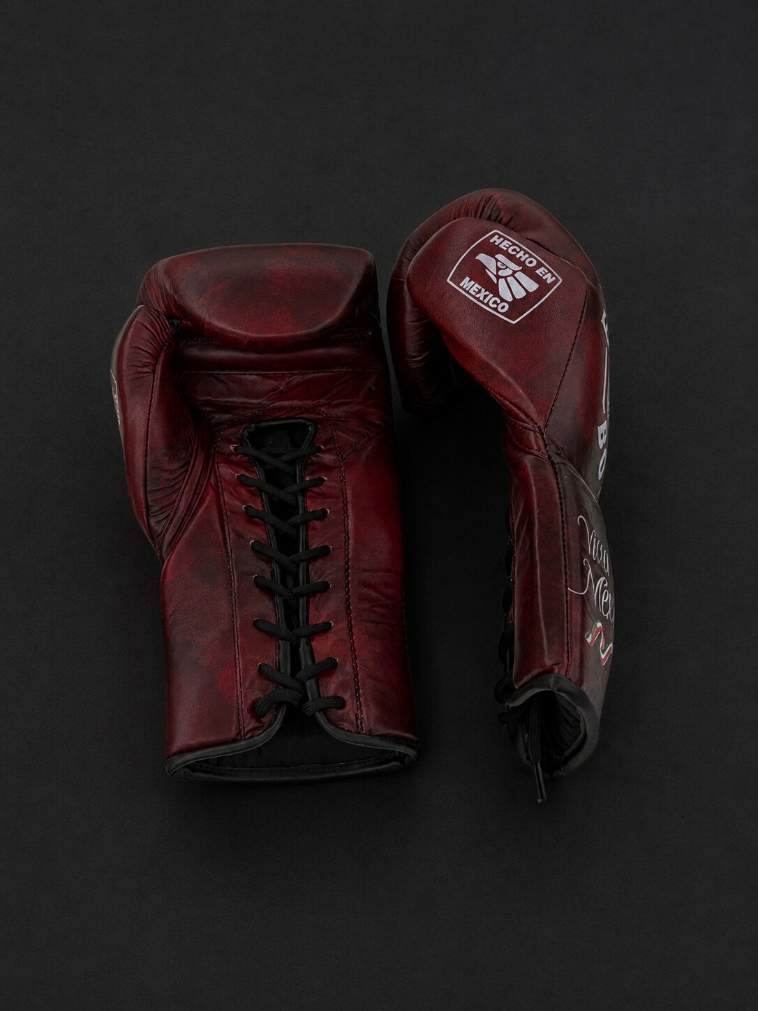 Guantes de boxeo de cuerdas Viva México Rojo, vista lateral del cierre