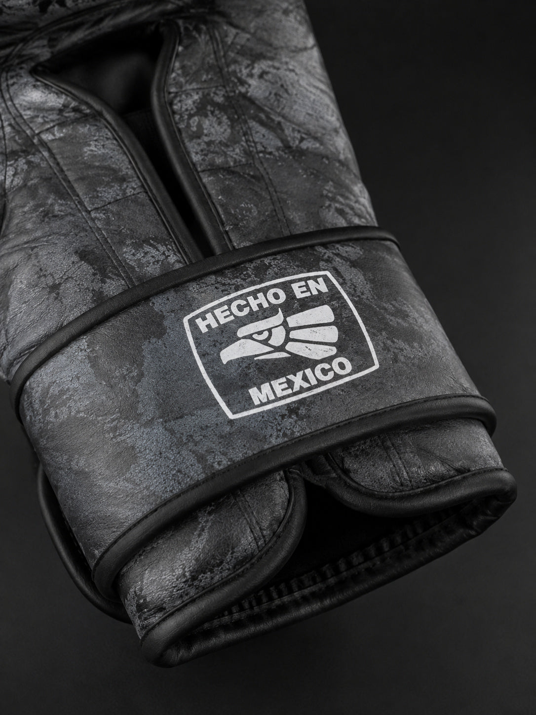 Guantes de boxeo Viva México Negro, vista de los dorsos y las palmas