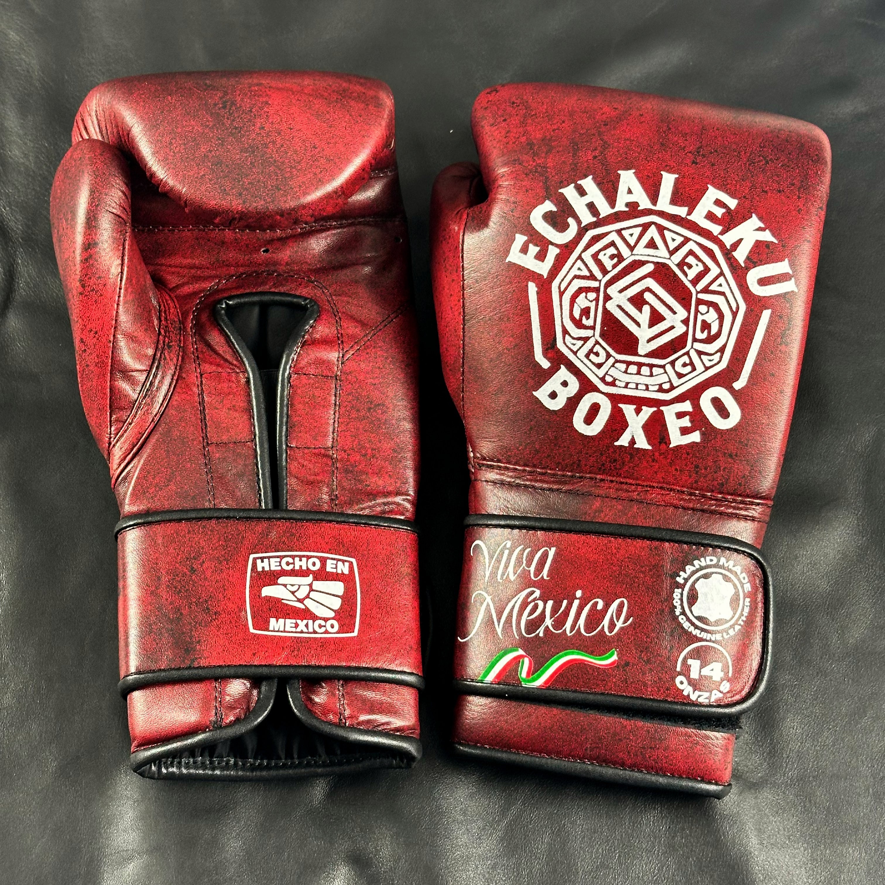 Guantes de boxeo Viva México rojos de Echaleku Boxeo, vista frontal y posterior